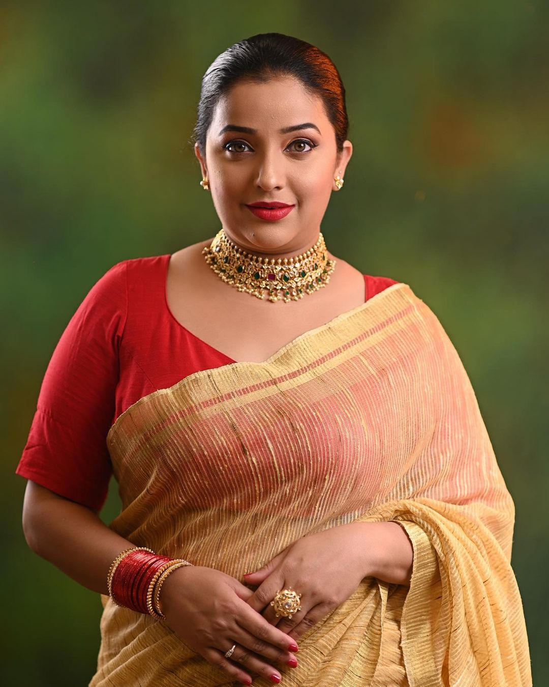 Apurva Nemlekar Premachi Goshta TV Serial