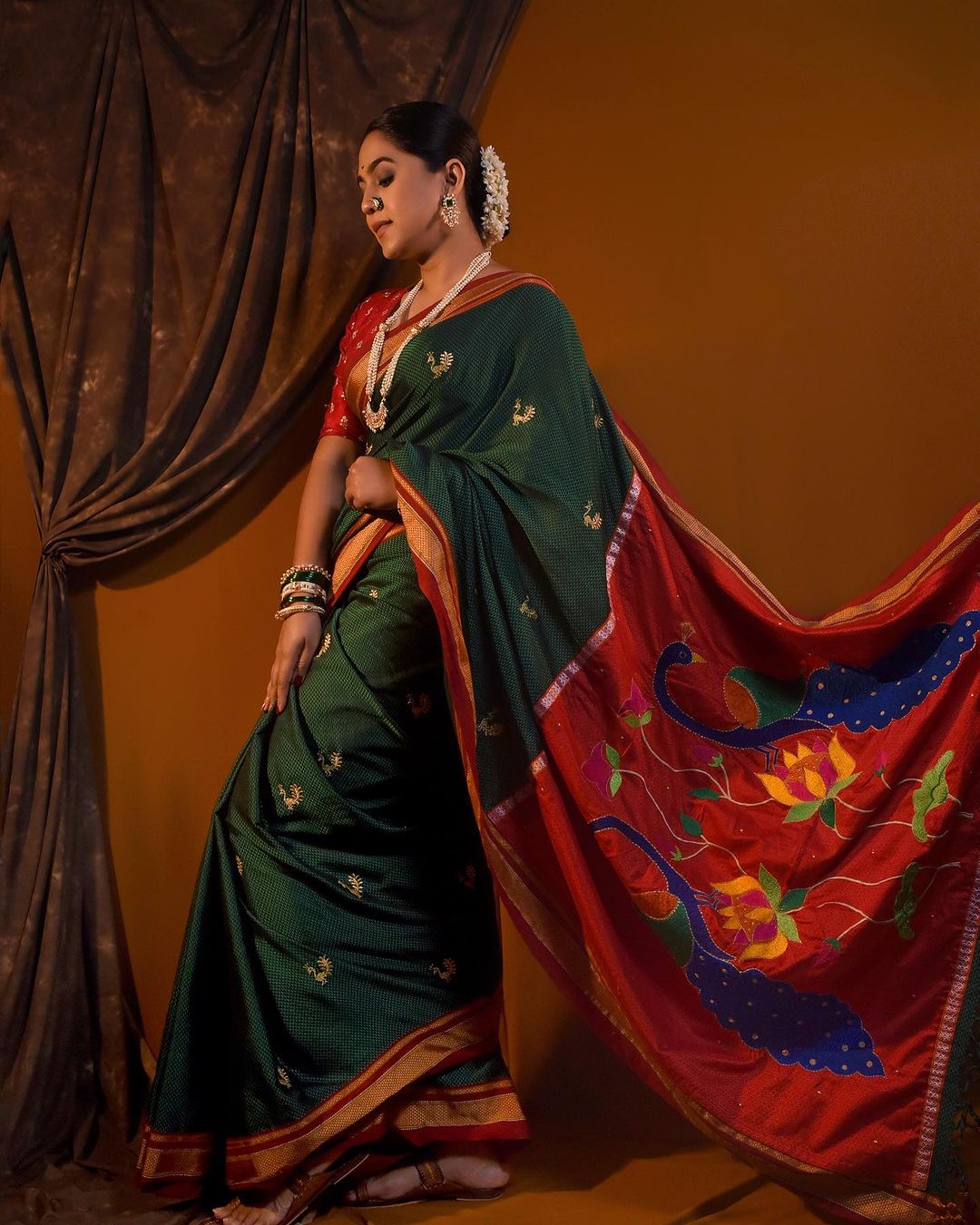 Mrunmayee Deshpande Rao Khun Saree