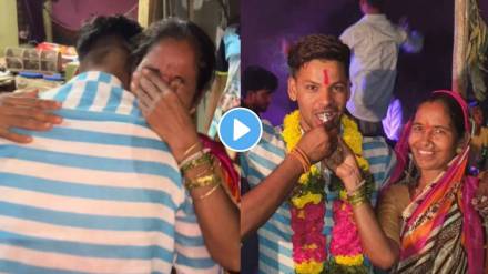 success story sangamner keval katari become maharashtra police emotional video of mother and son goes viral on social media