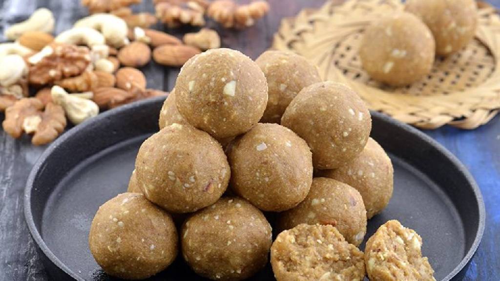 health food recipe wheat flour laddoo recipe in marathi how to make wheat flour laddoo easy recipe in marathi