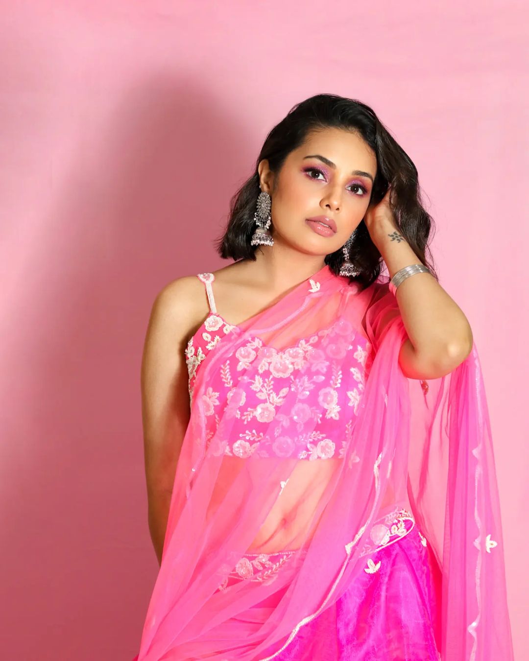 Shivani Rangole Kulkarni Organza Saree Look