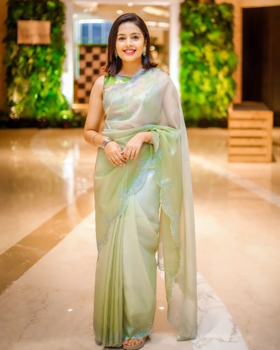 Shivani Rangole Kulkarni Organza Saree Look