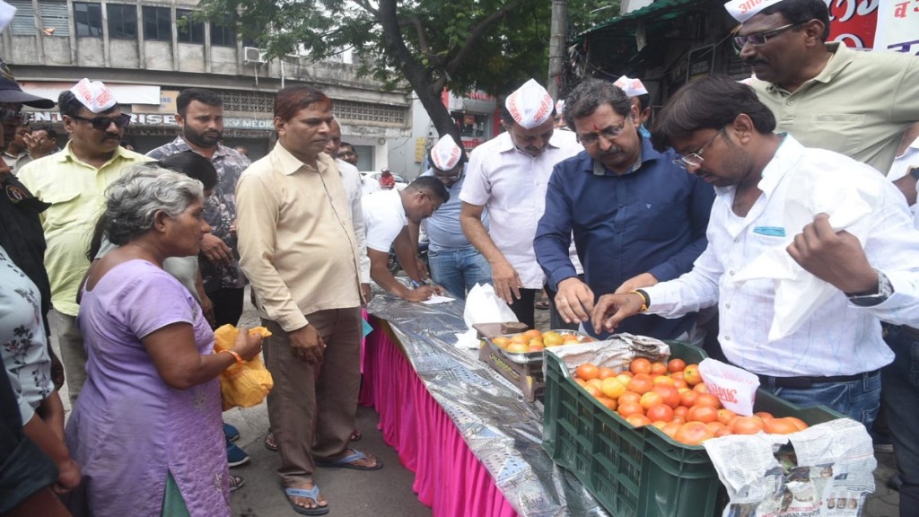 Nagpur Maratha community tomatoes