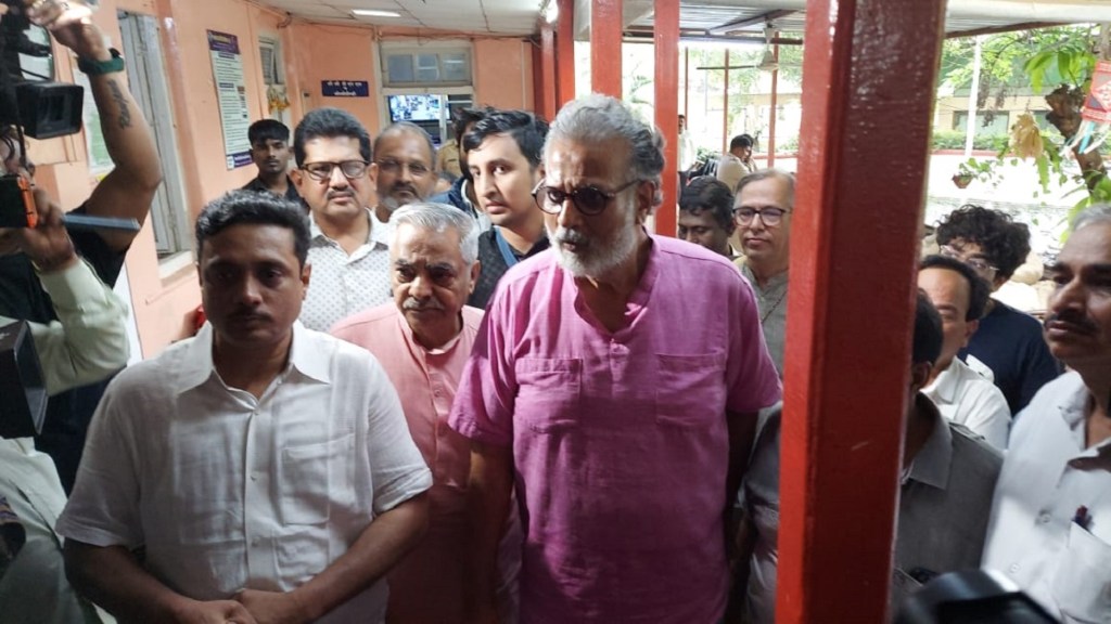 Tushar Gandhi complaint to Deccan Police