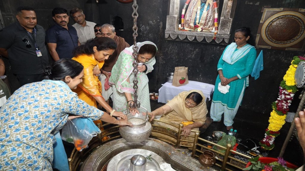 Supriya Sule took darshan Bhima Shankar