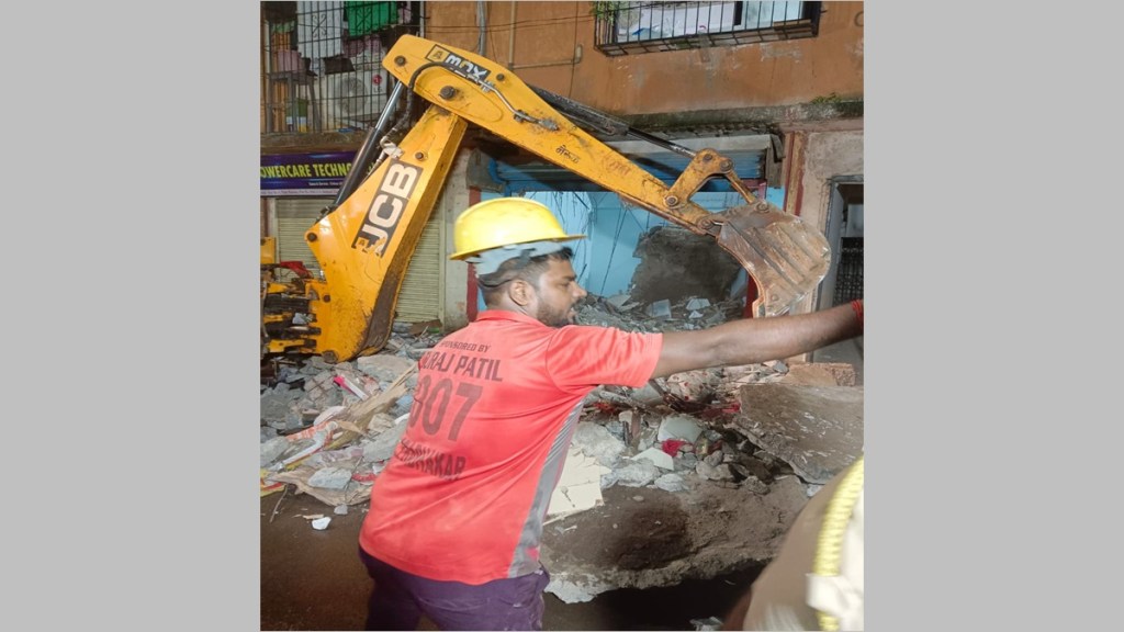 building slab collapses, two dead, building accident, navi mumbai, sarsole building, navi mumbai news