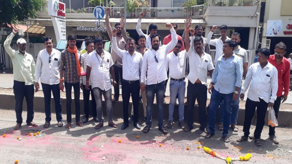 potholes in front of bjp mp subhash bhamre residence