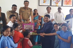 School Students, Rakhi to Soldiers, New English School, Sangli