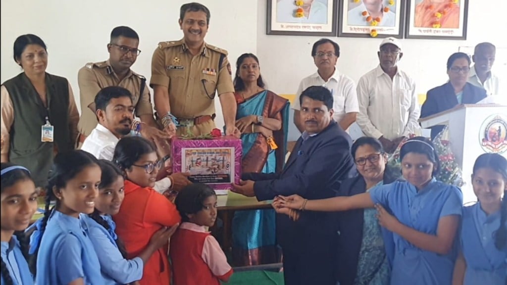 School Students, Rakhi to Soldiers, New English School, Sangli