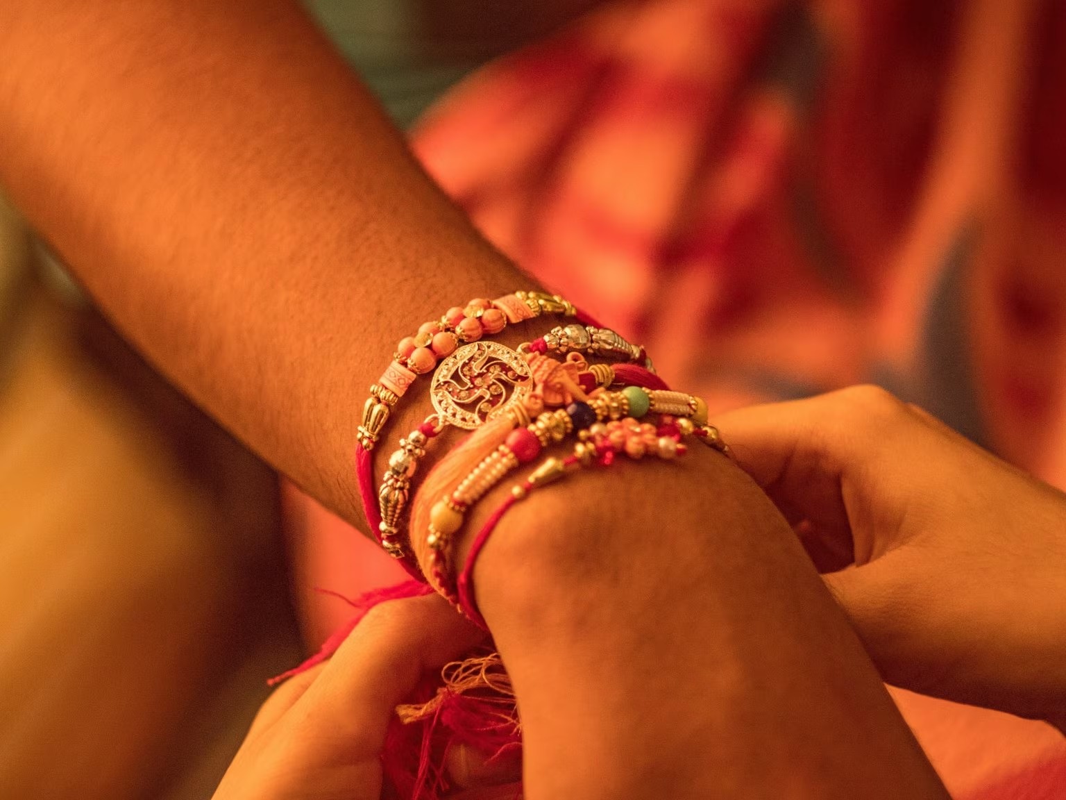 color of rakhi will be auspicious for your brother