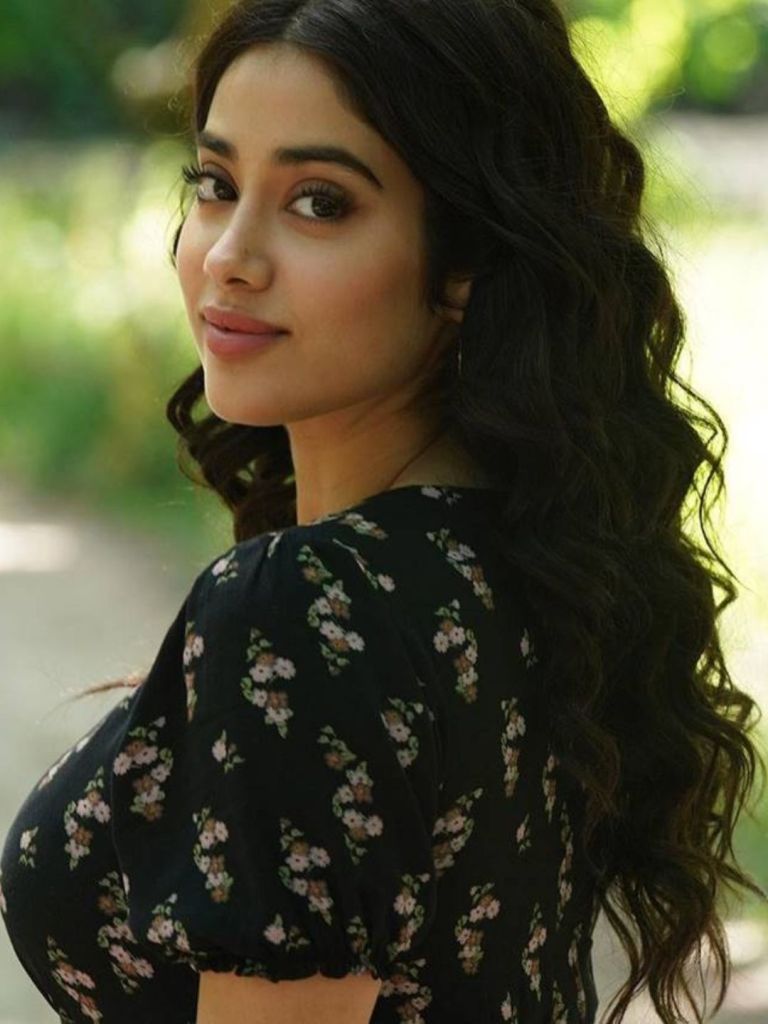 Janhvi Kapoor Janhvi Kapoor latest photos | Janhvi Kapoor movies | Janhvi Kapoor instagram