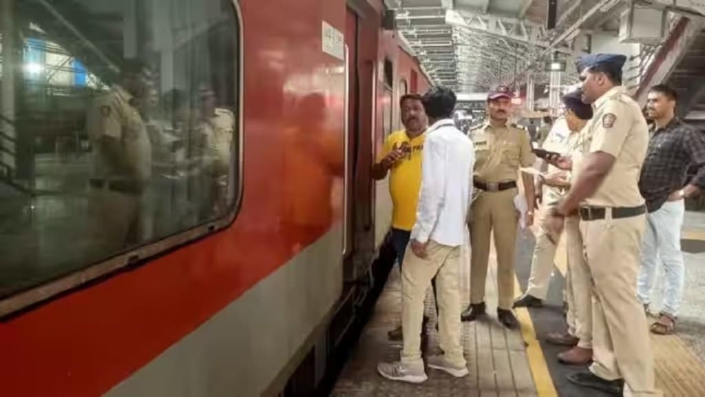 Jaipur Mumbai Train Firing Near Palghar