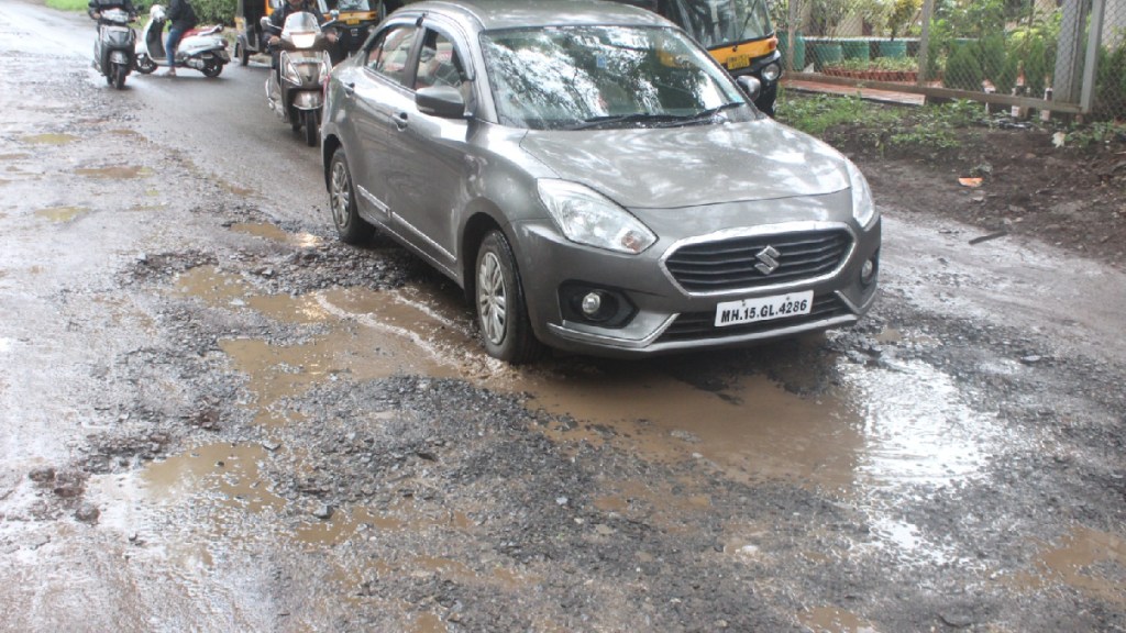 nashik pothole on road