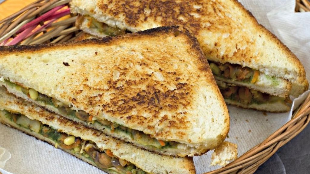 how to make Sprouts Sandwich is healthy for children parents should note down recipe