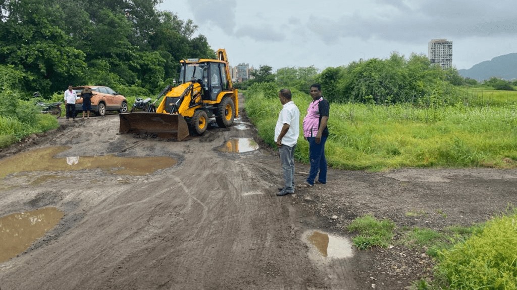 repair dangerous road connecting three village phunde dongri panje uran