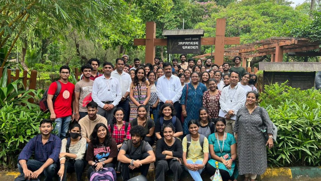 students at Veermata Jijabai Bhosle Park