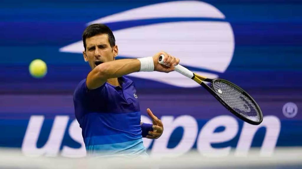 novak djokovic makes winning return