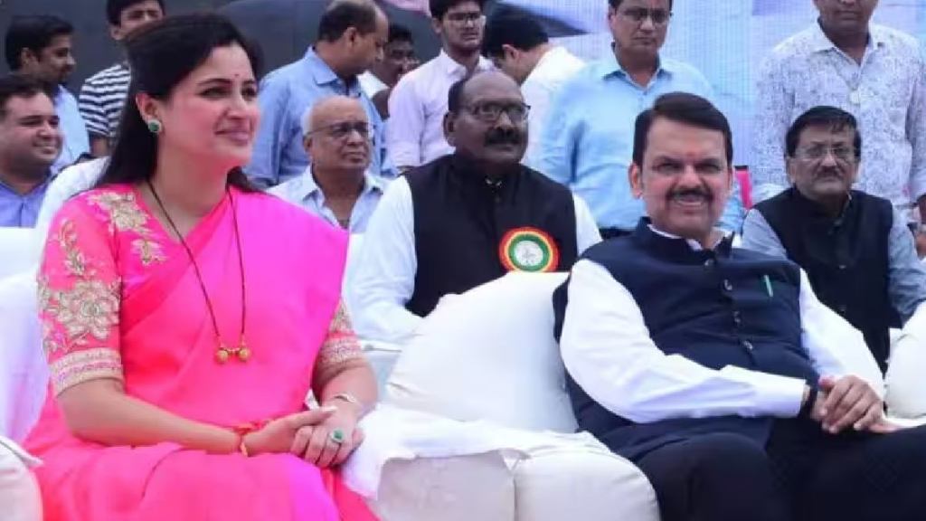 Devendra Fadnavis, Navneet Rana