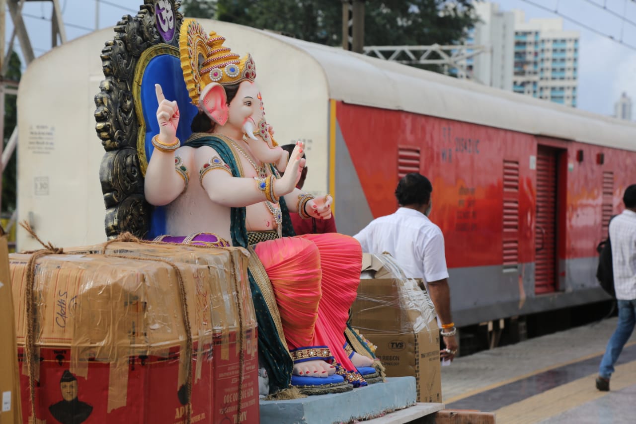 Ganpati Bappa Train Travel To Delhi