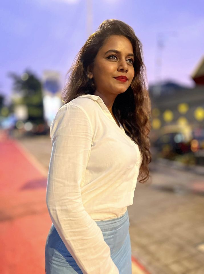 Hemangi Kavi 