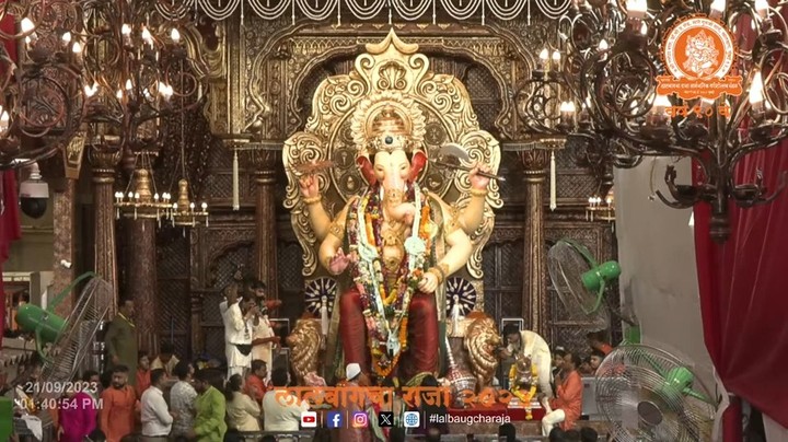 Lalbaugcha Raja 2023 Celebrity Visit Photos