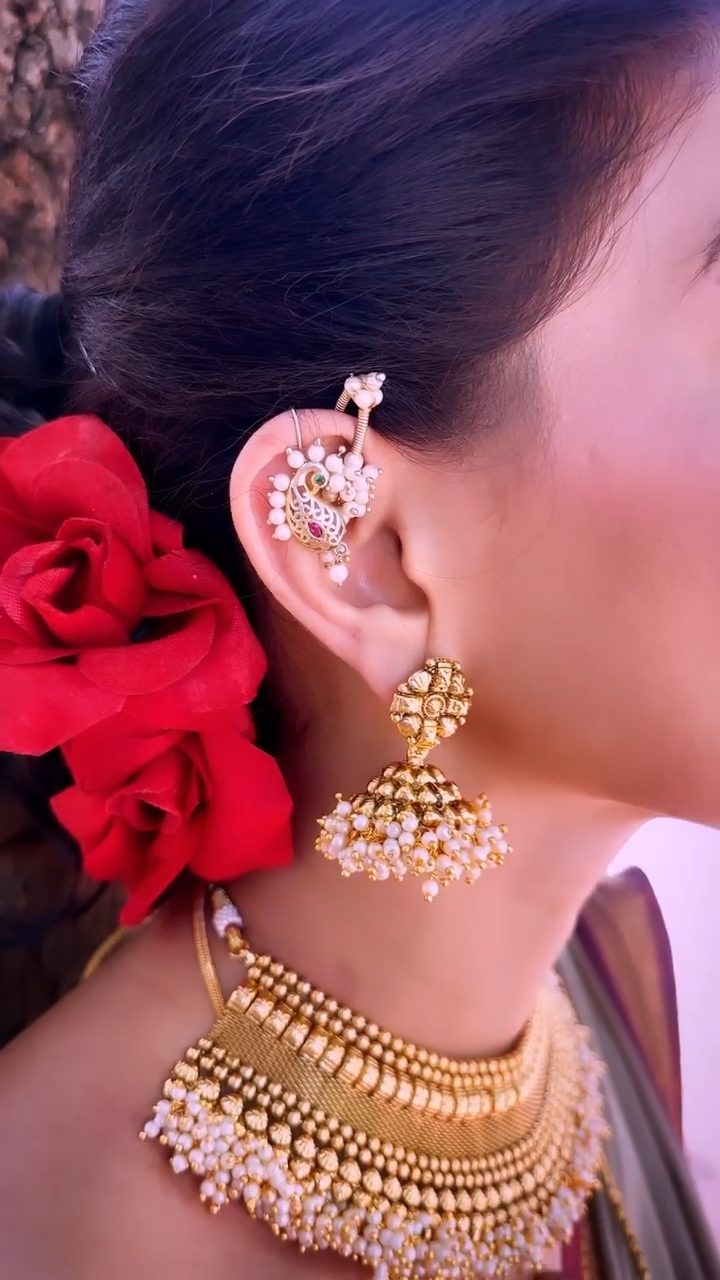 Earrings on nauvari on sale saree