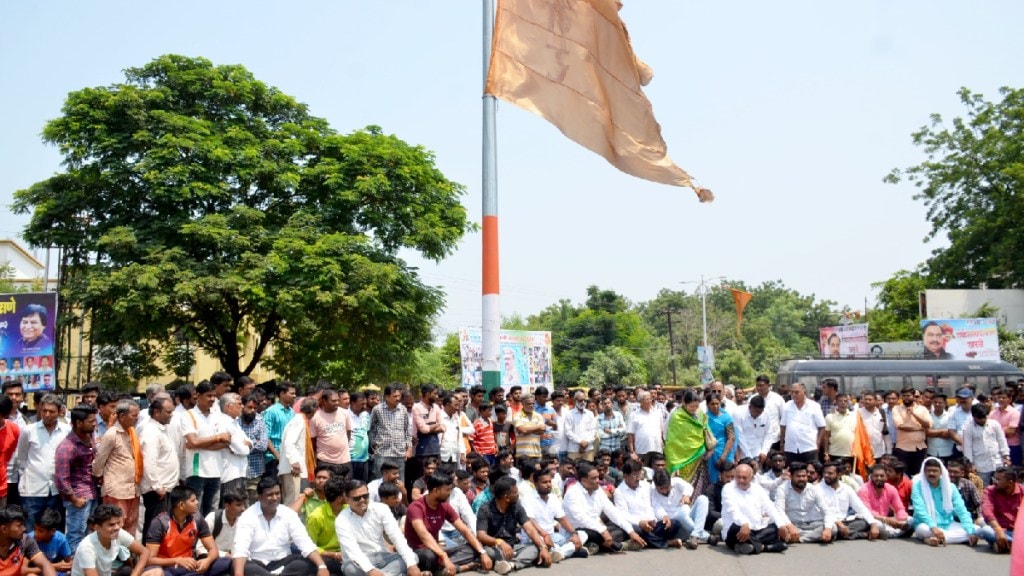 Rasta Roko movement of the entire Maratha community in Malkapur (1)