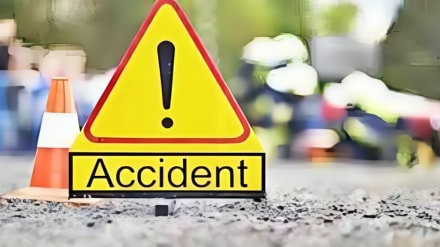 three vehicles collision at chembur santacruz flyover