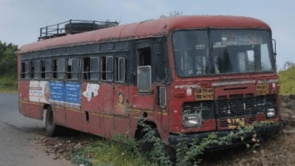 brakes Shegaon Agara bus failed driver managed avoid accident