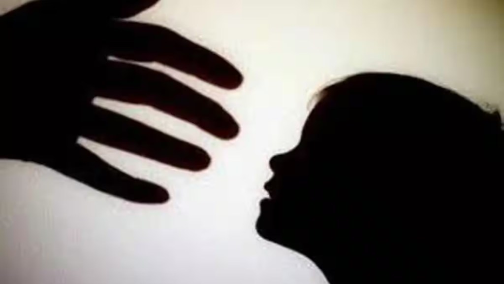 man arrested by railway police for kidnapping 6 year old girl