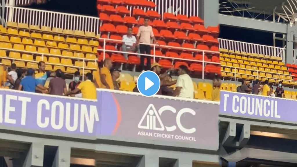 Strange incident happened in India-Sri Lanka match fans of both countries clashed during the live match Video viral