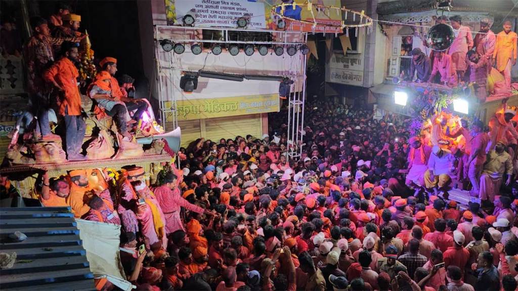 nandurbar ganpati utsav shri dada baba ganpati hari har bhet ceremony