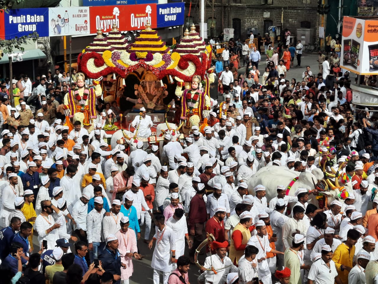 Ganesh Mandals ganpati in Pune city