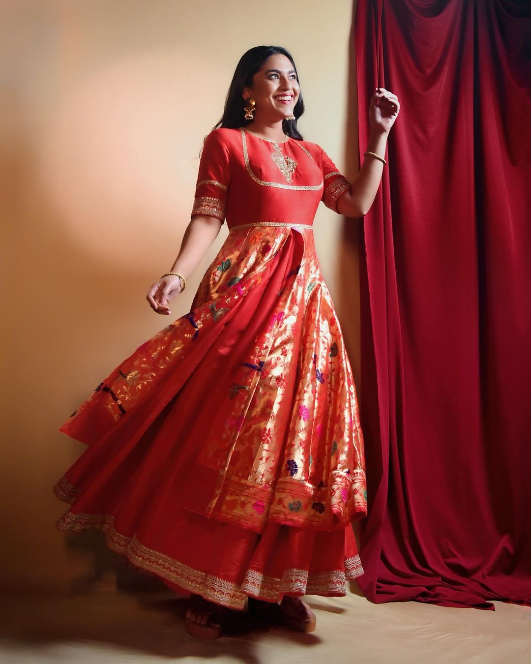 Mrunmayee Deshpande Red Paithani Dress