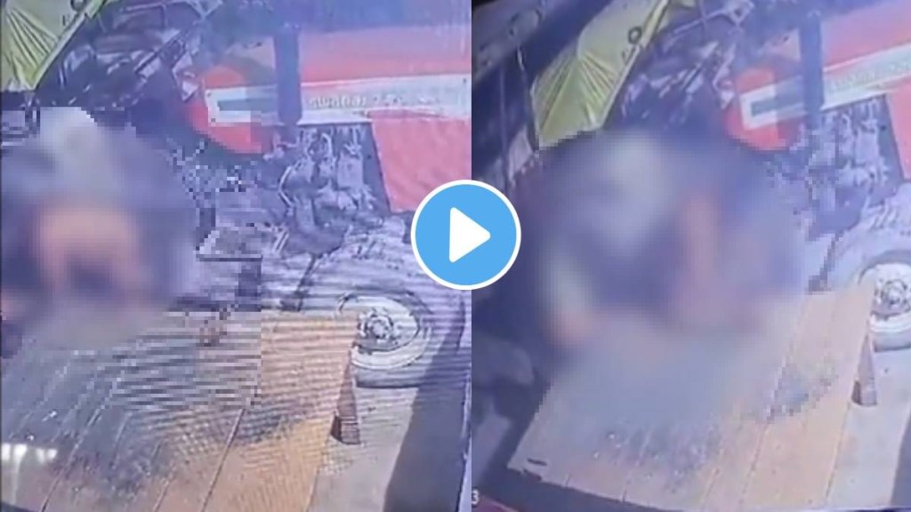 Siddharthnagar Man Reached Without Clothes Steal Tractor Battery Caught In Cctv Video Viral