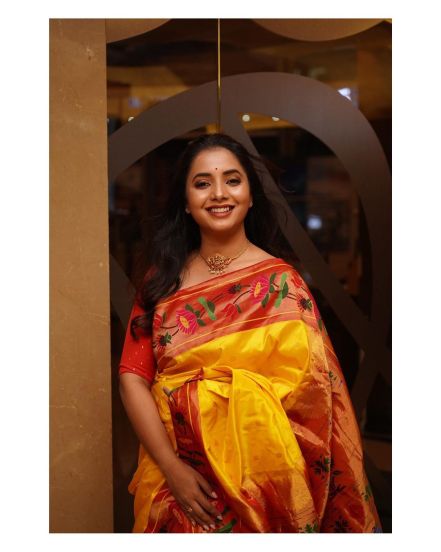 Sayali Sanjeev Grey Saree Navratri 2023