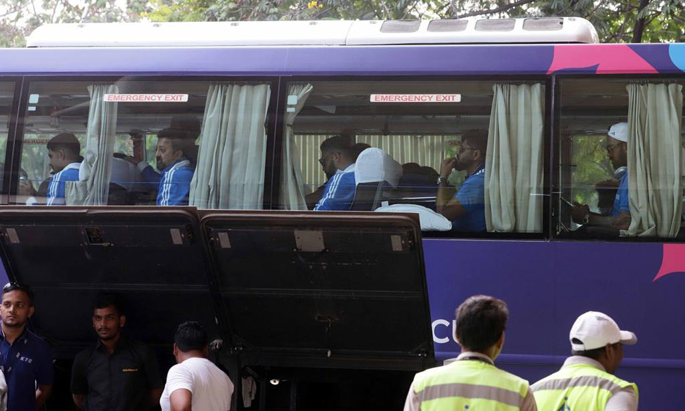 Team India reached Pune before the match against Bangladesh got a warm welcome at the airport