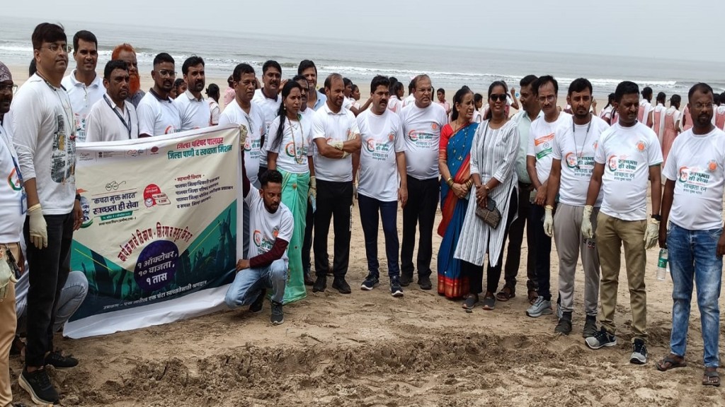 Cleanliness campaign shore of Shirgaon