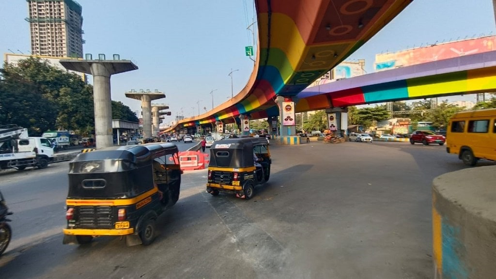 divider at Majiwada Chowk