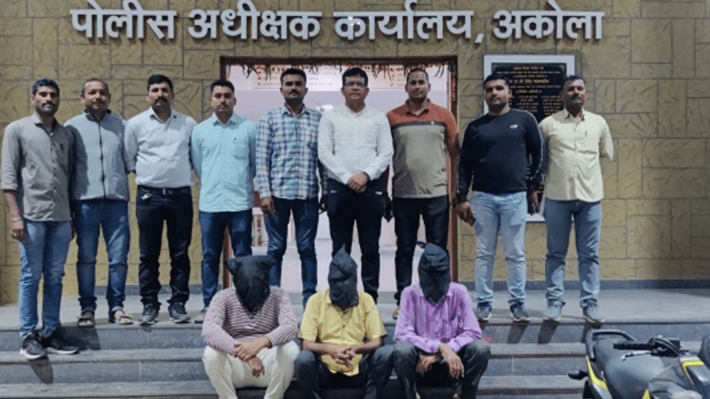 Police raided arrested three accused betting Cricket World Cup match akola