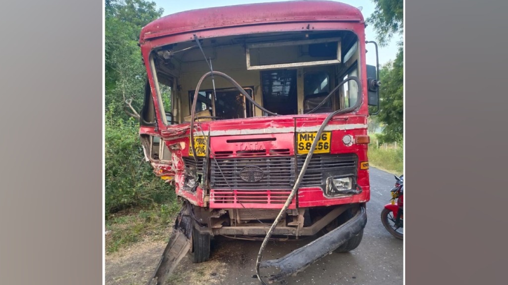 truck driver died Bus driver injured accident st bus Cargo vehicle Pimpalgaon Raja buldhana