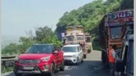 pune satara road khambatki ghat, traffic jam in khambatki ghat