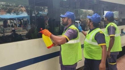 bilaspur nagpur vande bharat express train, nagpur railway station, vande bharat express cleaned