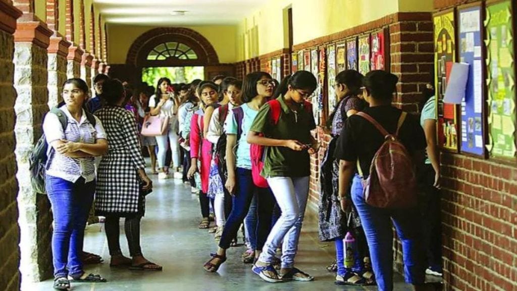 Students should withdraw deposit fee paid