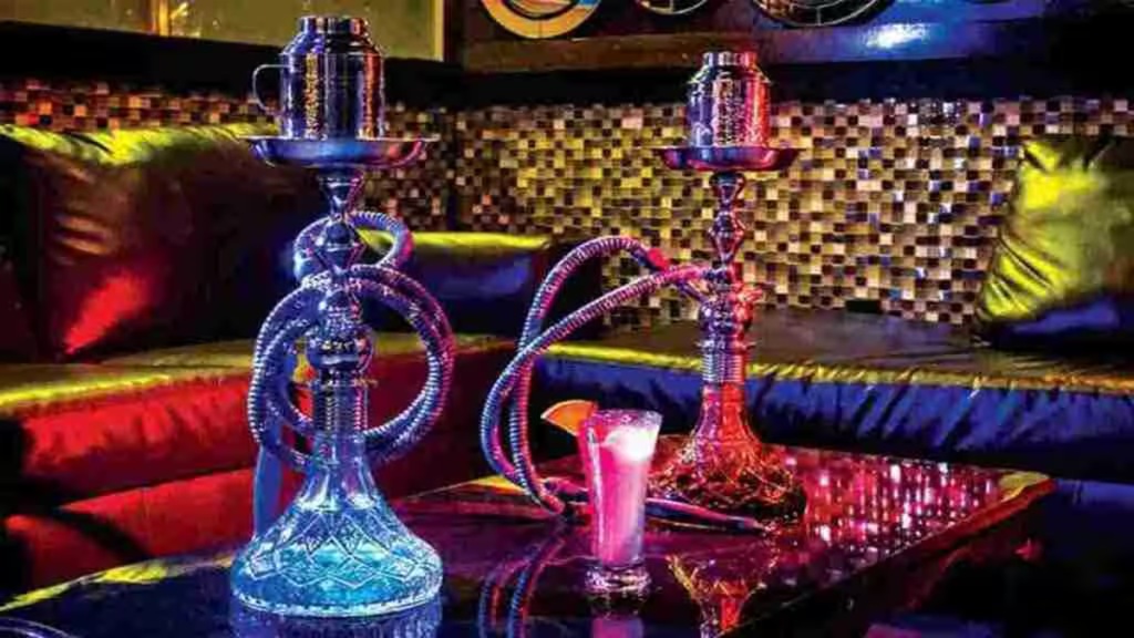 Hookah parlor cafe nagpur, large crowd youngsters increasing