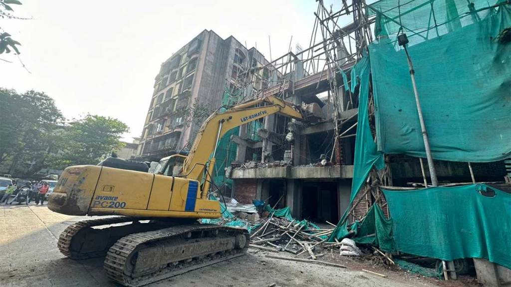 thane municipal corporation demolished illegal construction in kalwa