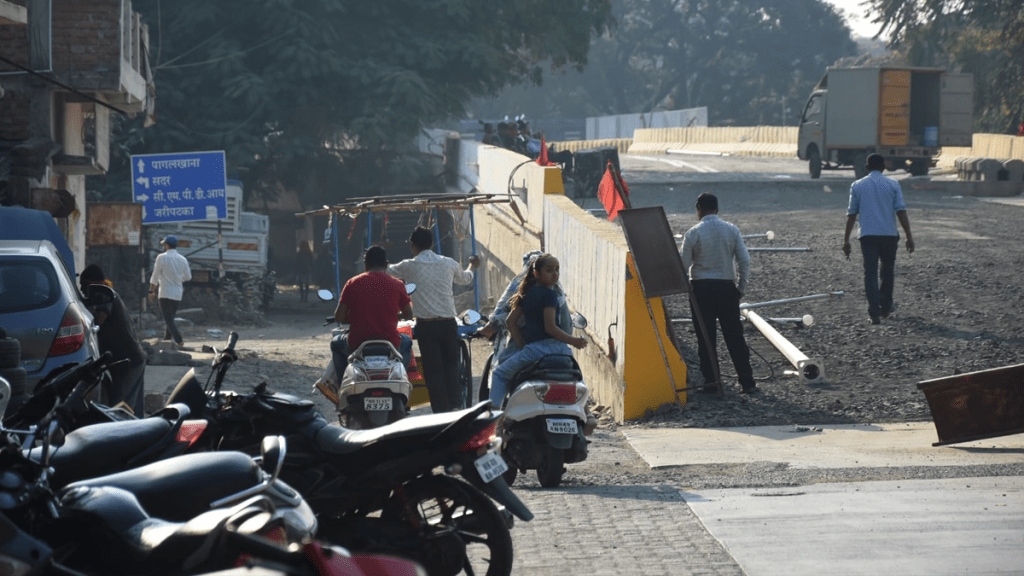 Citizens facing traffic jams changing original layout Jaripatka flyover