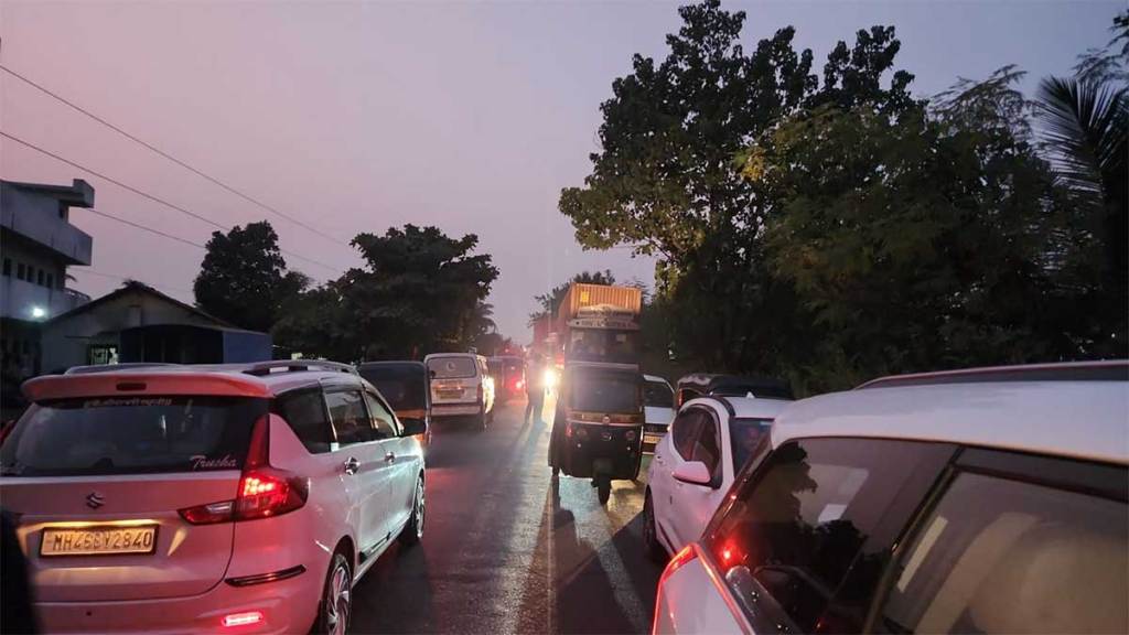 traffic jam on khopte bridge in uran