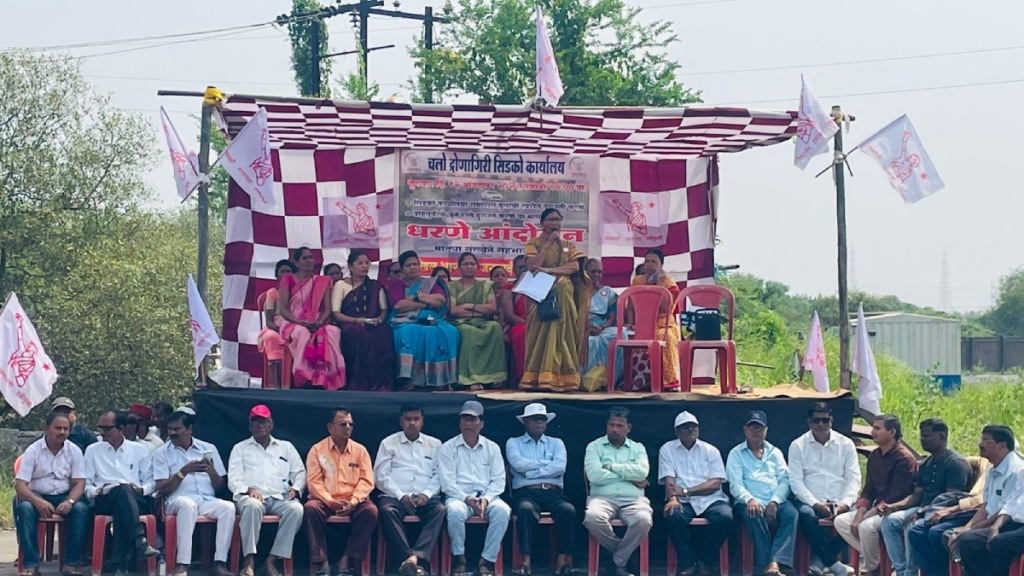 Women Bokadvira Phunde Dongri Panje protest against CIDCO resumption of ST bus services Uran-Panvel