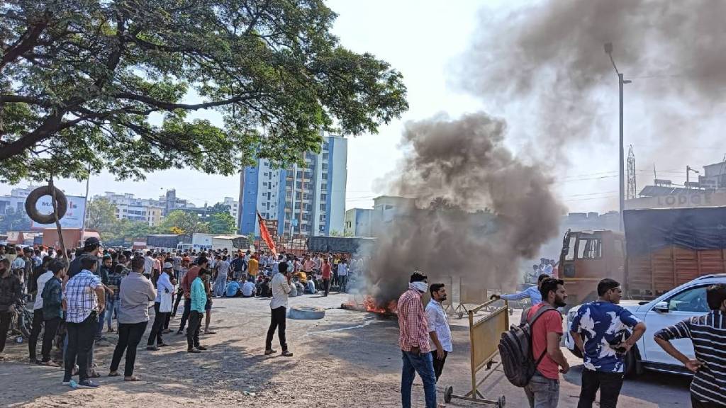 pune, agitation, navale bridge, maratha reservation, traffic jam, highway